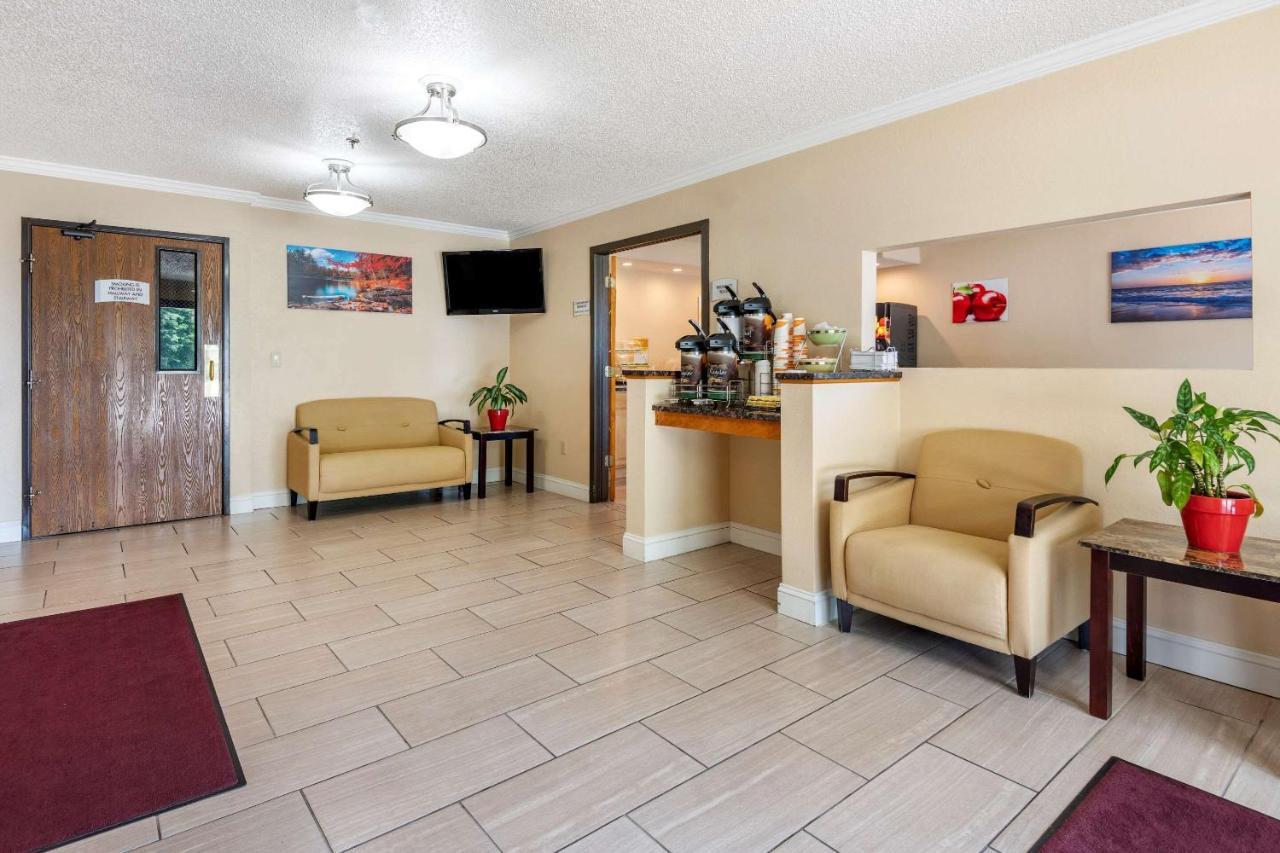Quality Inn Sanford Extérieur photo